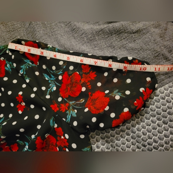 Forever 21 NWT Rose and Polka Dot Dress Size Medium - Picture 6 of 8